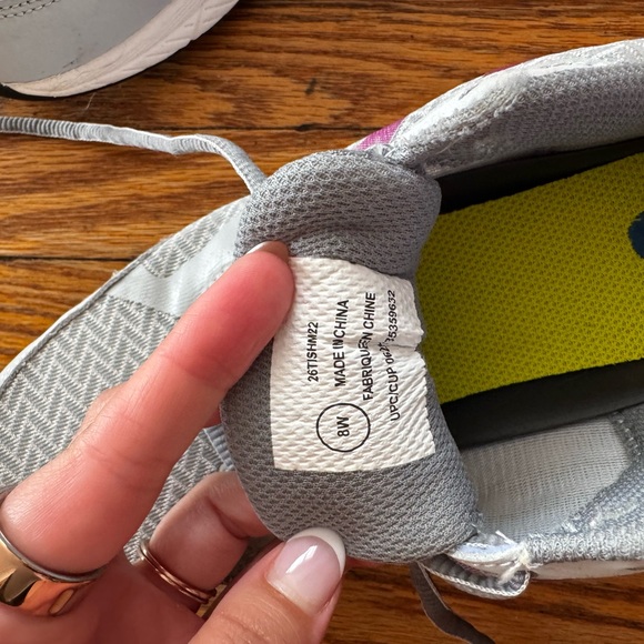 ASICS - Picture 5 of 5